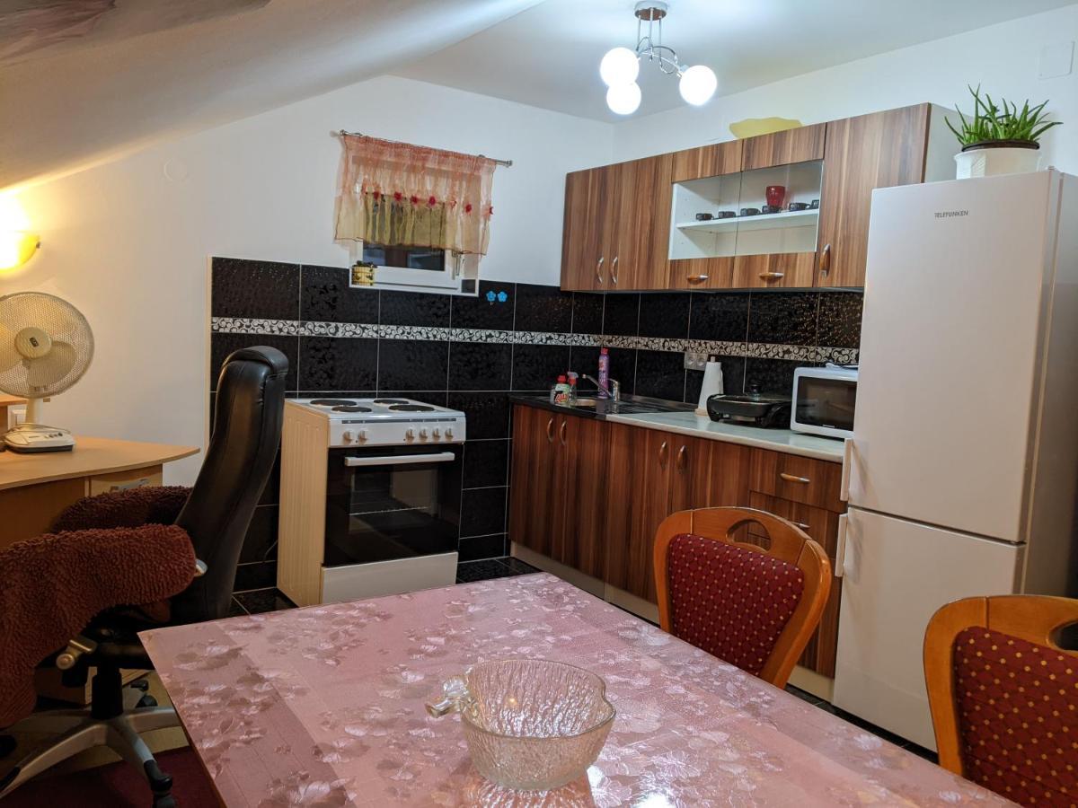 Apartmani Hrastik บีฮัช ภายนอก รูปภาพ